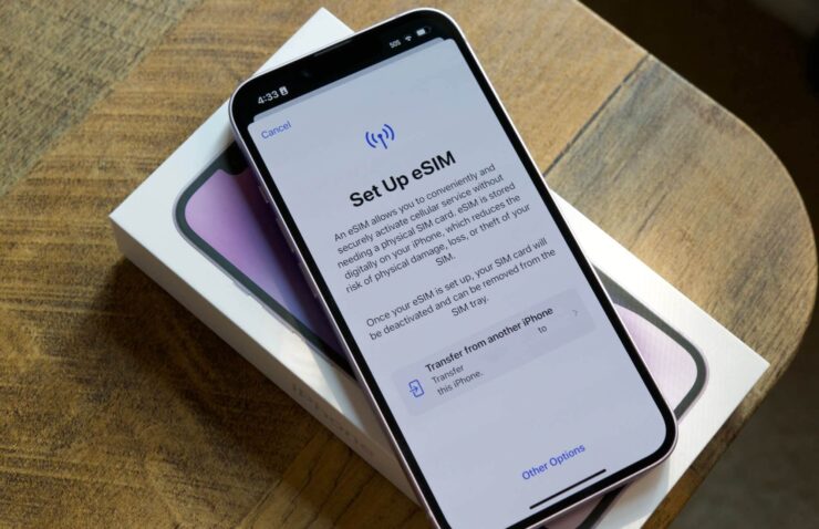 Как разблокировать сим-карту в Айфоне. Все проблемы возникают из-за зарубежных eSIM. Изображение: click-or-die.ru. Фото.