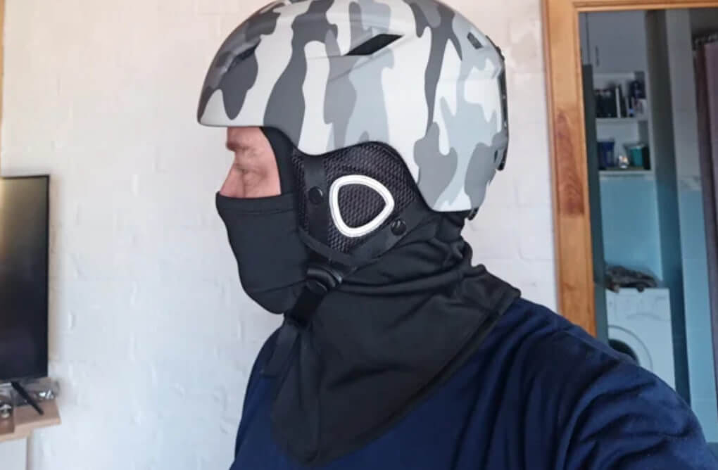 Зимняя балаклава ROCKBROS для спорта. Каска в комплекте не идет :). Фото.