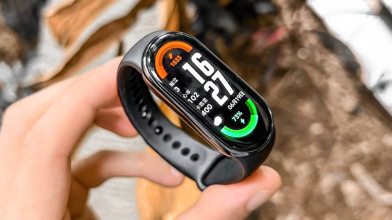 Какой Mi Band лучше. Xiaomi Band 8 остается выгодной покупкой. Изображение: youtube.com. Фото.