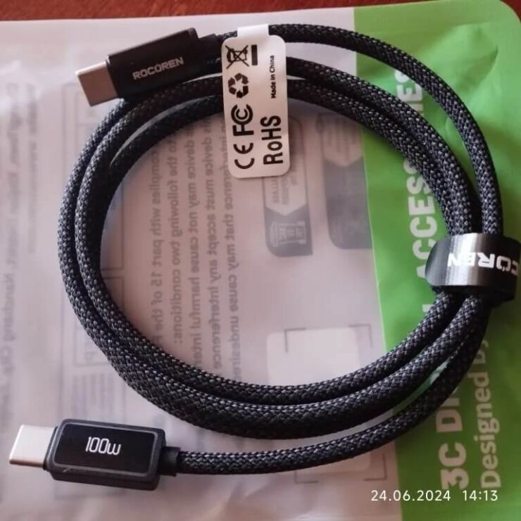 Провод для зарядки телефона. Кабель надежный и прослужит долго. Провод для зарядки телефона. Кабель надежный и прослужит долго. Фото.