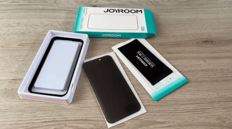 Защитное стекло для Айфона. В комплекте со стеклом идет все необходимое. Защитное стекло для Айфона. В комплекте со стеклом идет все необходимое. Фото.