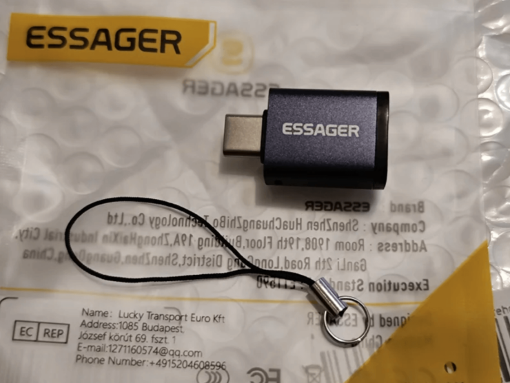 Переходник с USB на USB-C. Главное, переходник такого размера не потерять. Переходник с USB на USB-C. Главное, переходник такого размера не потерять. Фото.