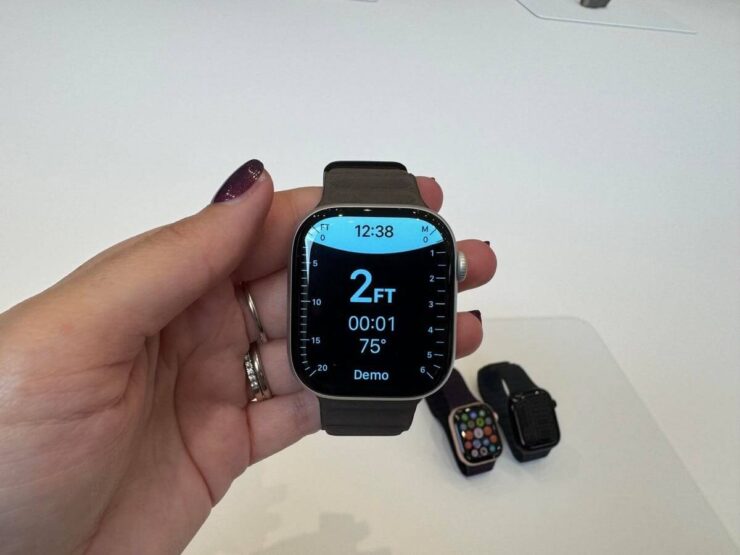 Смарт-часы с термометром. Часы научились измерять глубину и температуру воды. Изображение: cnet.com. Фото.