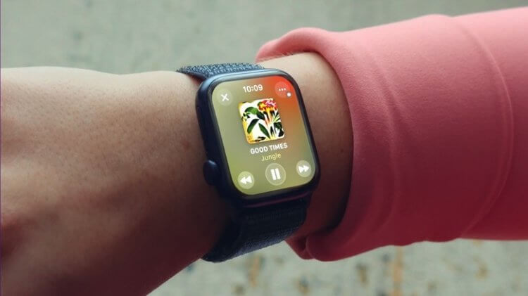 Смарт-часы с динамиком. С помощью динамиков Apple Watch Series 10 можно не только слышать уведомления, но и воспроизводить музыку. А еще эта фишка появится в Apple Watch Ultra 2. Изображение: slashgear.com. Смарт-часы с динамиком. С помощью динамиков Apple Watch Series 10 можно не только слышать уведомления, но и воспроизводить музыку. А еще эта фишка появится в Apple Watch Ultra 2. Изображение: slashgear.com. Фото.