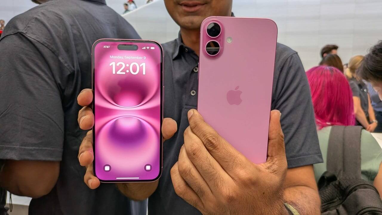 Время работы Айфона 16. Аккумулятор в iPhone 16 держится гораздо дольше, чем в iPhone 15. Изображение: zdnet.com. Фото.