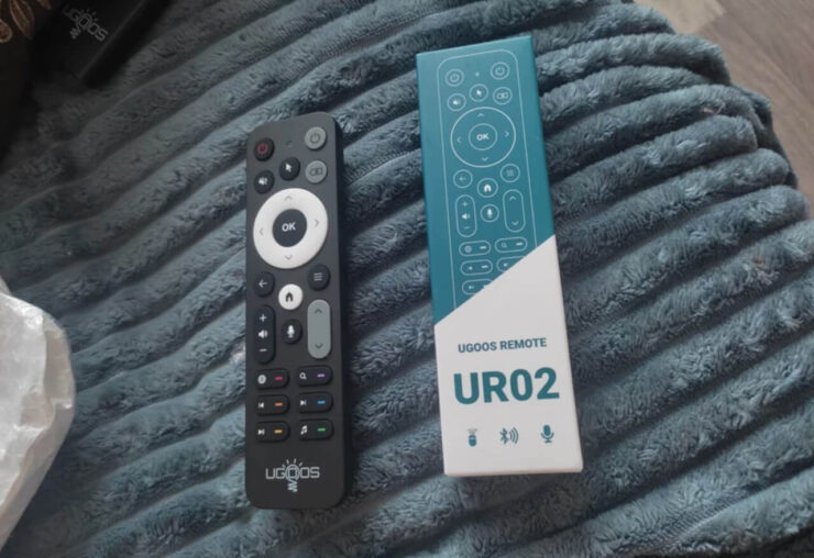 Универсальный пульт для телевизора с Bluetooth и мышью. Этот пульт может работать в режиме аэромыши. Универсальный пульт для телевизора с Bluetooth и мышью. Этот пульт может работать в режиме аэромыши. Фото.