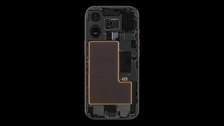 Аккумулятор в iPhone 16 Pro. Батарея в iPhone 16 Pro тоже стала больше. Изображение: phonearena.com. Аккумулятор в iPhone 16 Pro. Батарея в iPhone 16 Pro тоже стала больше. Изображение: phonearena.com. Фото.
