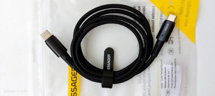 Провод для зарядки Айфона. Кабель прочный и прослужит вам долго. Провод для зарядки Айфона. Кабель прочный и прослужит вам долго. Фото.