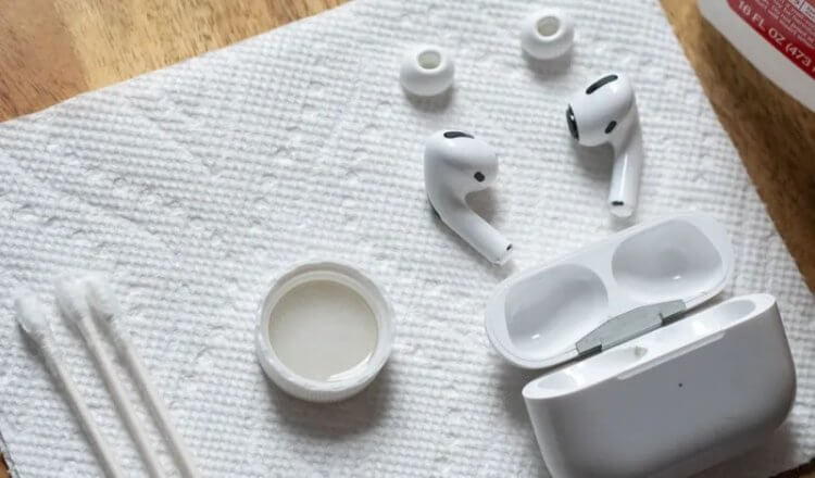 Apple рассказала и показала как правильно чистить AirPods. Фото.