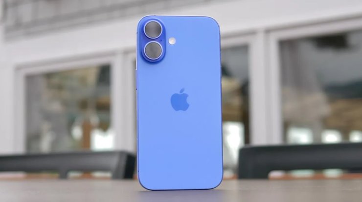 Какой Айфон купить в 2025 году. Айфон 16 неплох, но iPhone SE 4 явно будет привлекательнее, особенно из-за цены. Фото: tomsguide.com. Какой Айфон купить в 2025 году. Айфон 16 неплох, но iPhone SE 4 явно будет привлекательнее, особенно из-за цены. Фото: tomsguide.com. Фото.