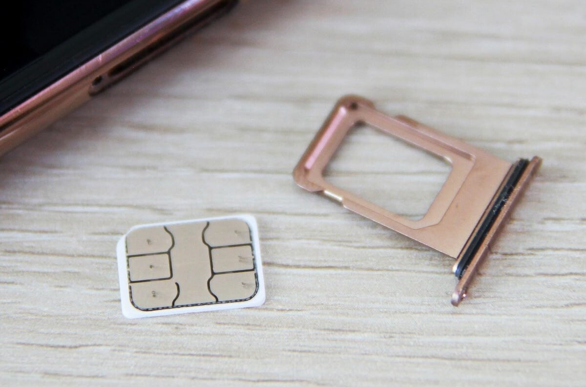 Поддерживают ли серые iPhone сим-карты российских операторов. Фото.