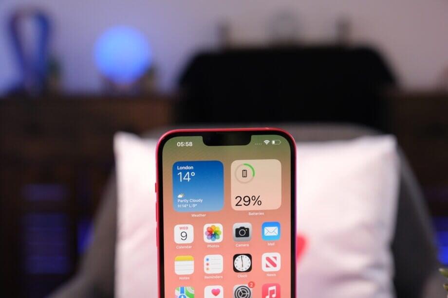 iPhone SE 4 получит процессор A18, 8 ГБ ОЗУ, дизайн как у iPhone 14 и одну камеру. Но станет дороже. iPhone SE 4 получит процессор A18, 8 ГБ ОЗУ, дизайн как у iPhone 14 и одну камеру. Но станет дороже. Фото.