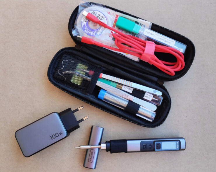 Электрический паяльник для дома. Это просто компактный и функциональный паяльник. Электрический паяльник для дома. Это просто компактный и функциональный паяльник. Фото.