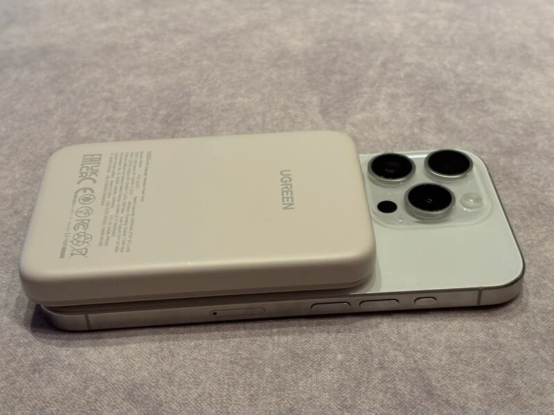 Беспроводной повербанк. Отличный вариант для тех, кто не хочет возиться с проводами. Изображение: aliexpress.ru. Фото.