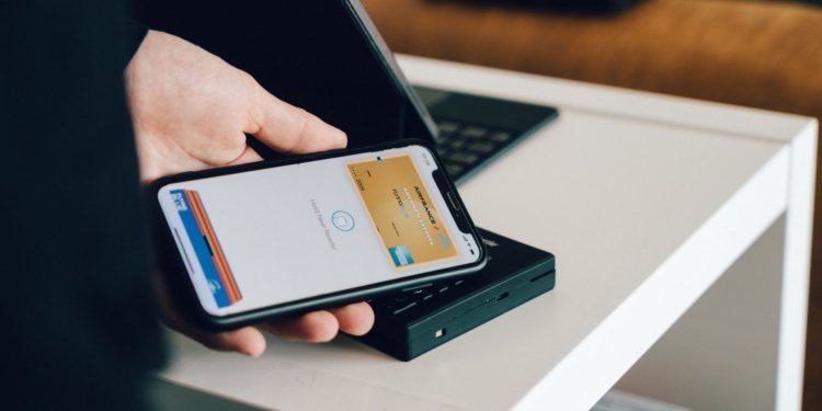 В России запустят бесконтактную оплату Айфоном без Apple Pay и NFC. Нужен только Bluetooth. Apple Pay больше не нужен. Теперь точно. Фото: MakeUseOf. В России запустят бесконтактную оплату Айфоном без Apple Pay и NFC. Нужен только Bluetooth. Apple Pay больше не нужен. Теперь точно. Фото: MakeUseOf. Фото.