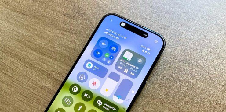 Как настроить удобный запуск Пункта управления на iPhone с iOS 18.1. Чтобы не тянуться к верхнему углу экрана, запуск Action Button можно перенастроить. Изображение: bgr.com. Как настроить удобный запуск Пункта управления на iPhone с iOS 18.1. Чтобы не тянуться к верхнему углу экрана, запуск Action Button можно перенастроить. Изображение: bgr.com. Фото.