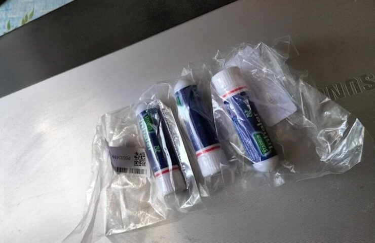 Натуральный ингалятор с эфирным маслом. Эфирное масло спасает от заложенности носа и просто бодрит. Фото.