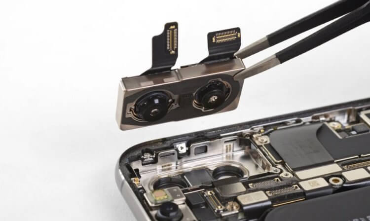 Замена камеры на Айфоне. В Apple Pro помогут даже со сложным ремонтом. Изображение: itweak.in. Замена камеры на Айфоне. В Apple Pro помогут даже со сложным ремонтом. Изображение: itweak.in. Фото.