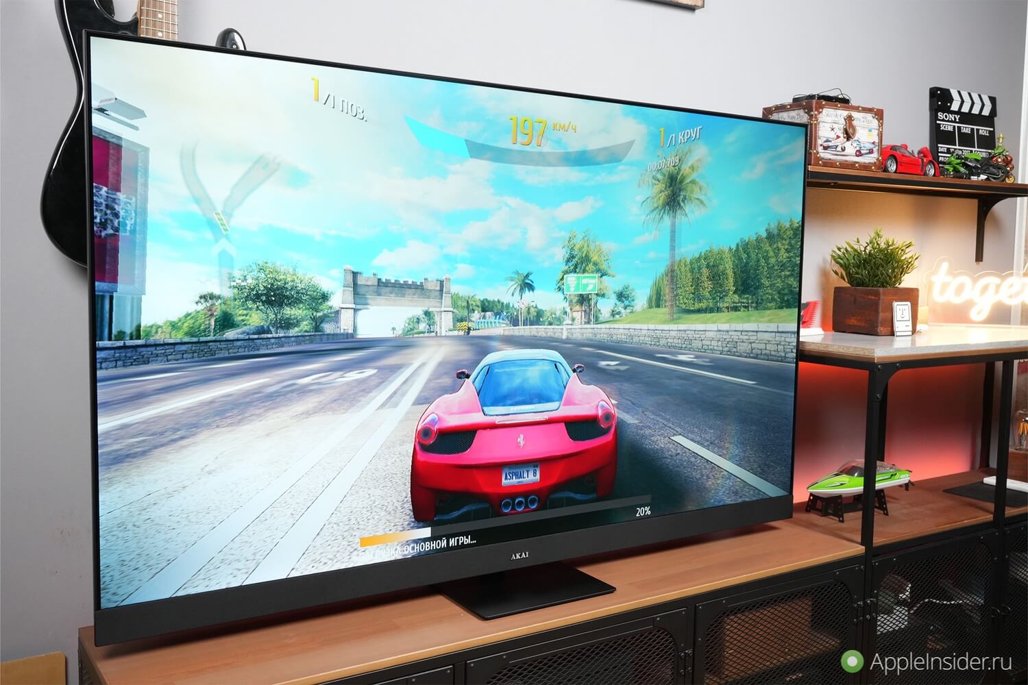 Умный телевизор на GoogleTV. Для игр можно подключить беспроводной геймпад или пользоваться пультом. Но первый вариант лучше. Умный телевизор на GoogleTV. Для игр можно подключить беспроводной геймпад или пользоваться пультом. Но первый вариант лучше. Фото.