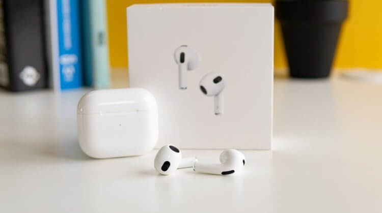Где выгоднее всего купить AirPods в 2024 году с гарантией, кэшбэком или в рассрочку. Где выгоднее всего купить AirPods в 2024 году с гарантией, кэшбэком или в рассрочку. Фото.