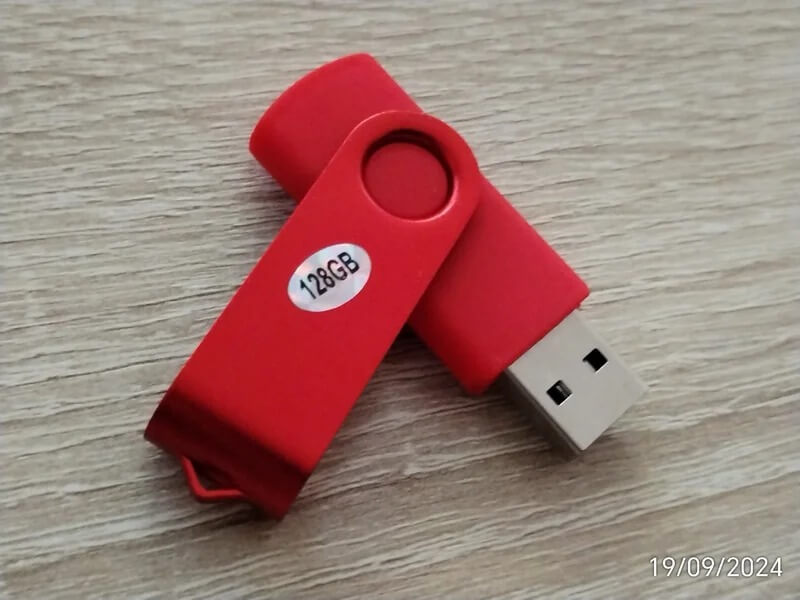 Флешка для файлов. Флешка никогда не бывает лишней. Фото.