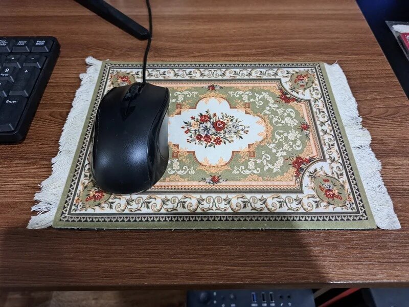 Коврик для мыши. Выглядит коврик очень круто. Фото.