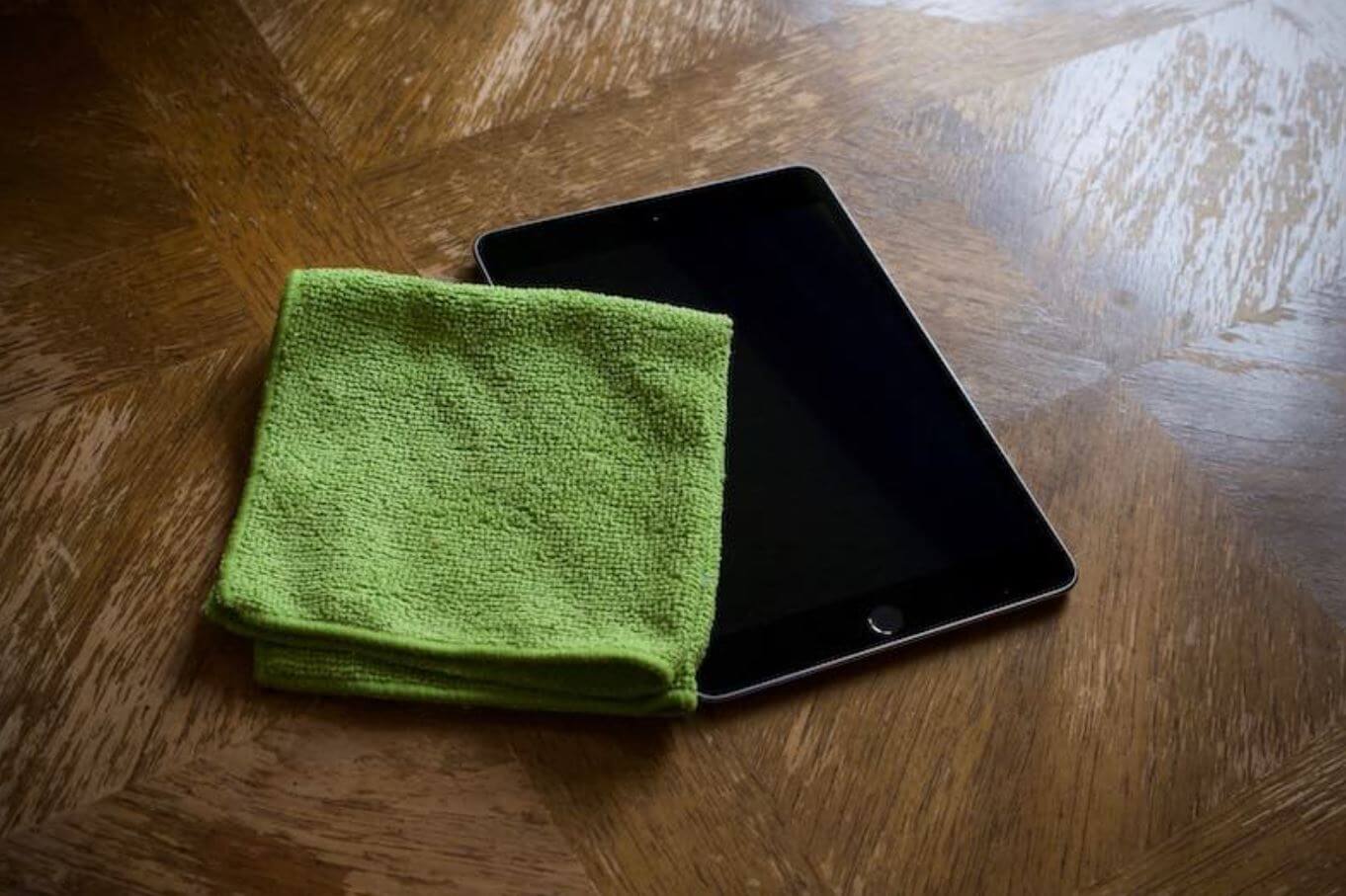 Как почистить планшет iPad. Не забудьте перед продажей почистить iPad, но делайте это аккуратно. Фото: appletoolbox.com. Фото.
