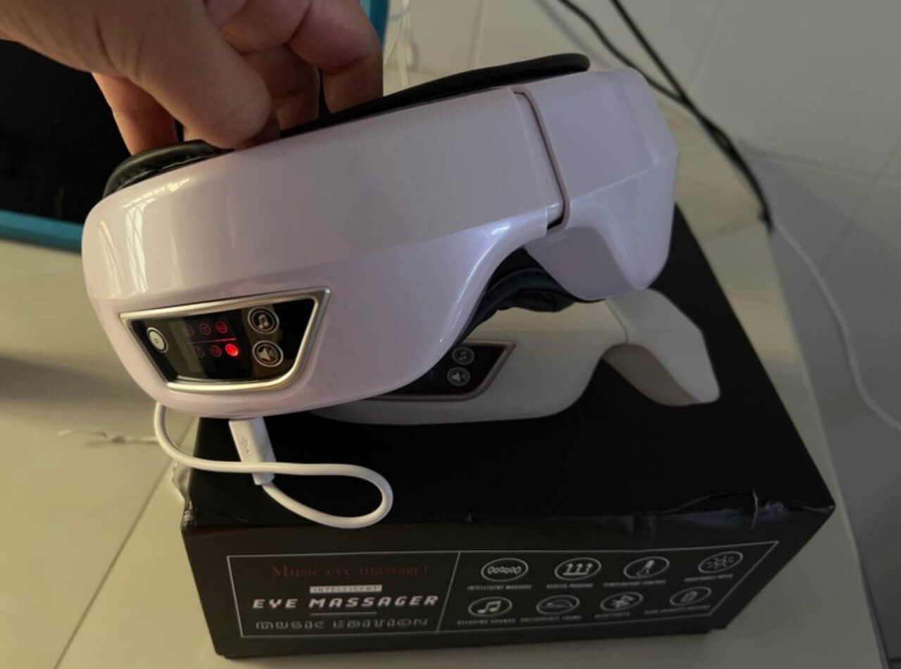 Массажер для глаз с подогревом. Функция подогрева — самая лучшая. Фото.