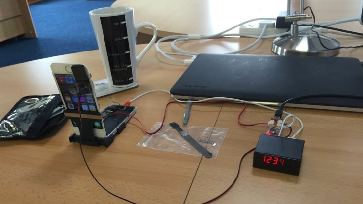 Можно ли взломать iPhone на iOS 18. Взломать Айфон проще всего, если он разблокировался хотя бы раз в течение 3 суток. Фото: Forbes. Фото.