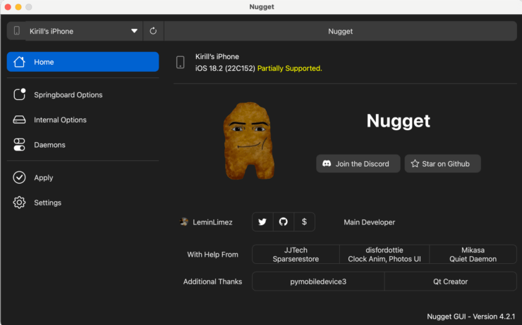 Уведомление о низком заряде. Как только Nugget распознает iPhone, на экране появится версия ОС, которая на него установлена. Фото.