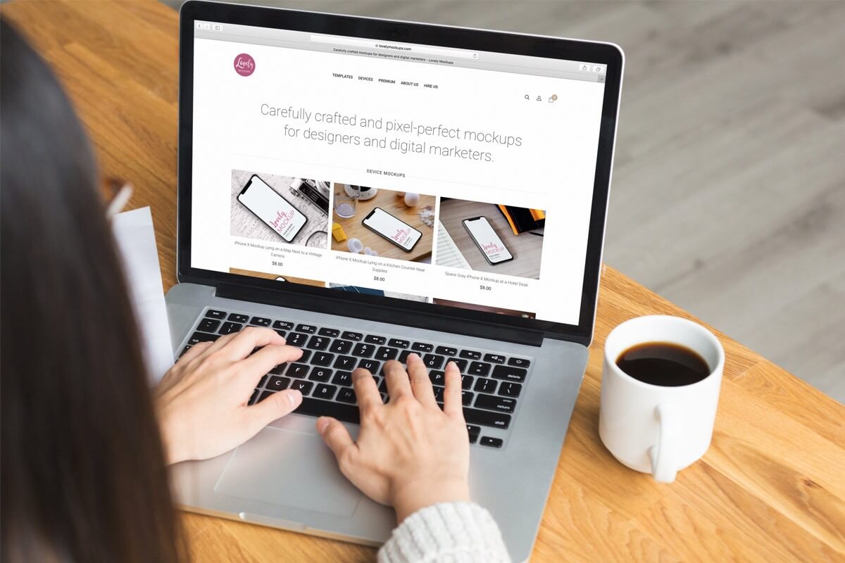 Как форматировать текст. При работе с текстом без горячих клавиш никуда. Изображение: lovelymockups.com. Фото.