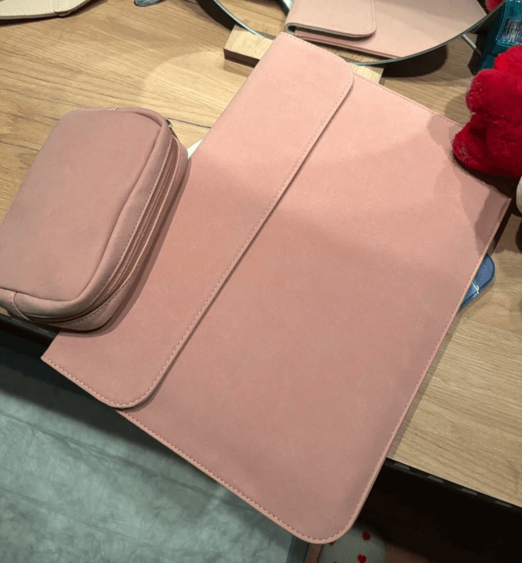 Чехол для Макбука. Чехол выпускается в нескольких цветах. Фото.