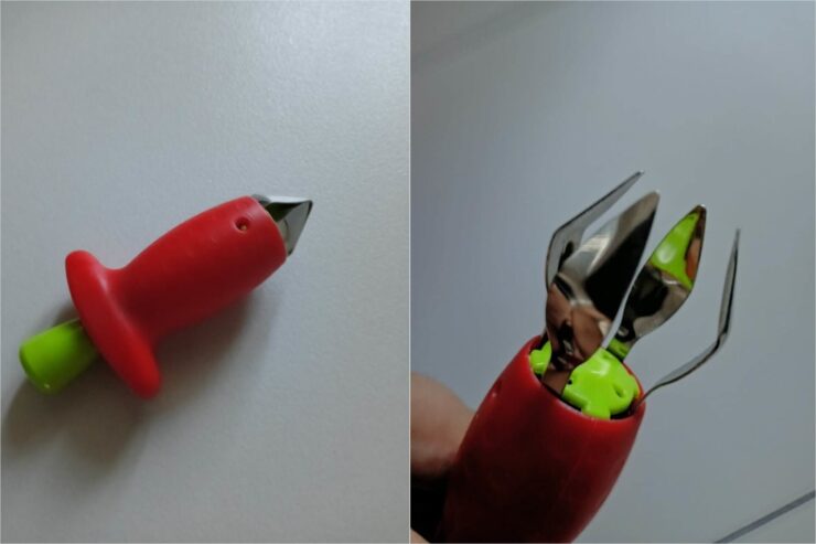 Инструмент для удаления клубники. Этой штукой можно даже извлекать сегменты ананаса. Фото.