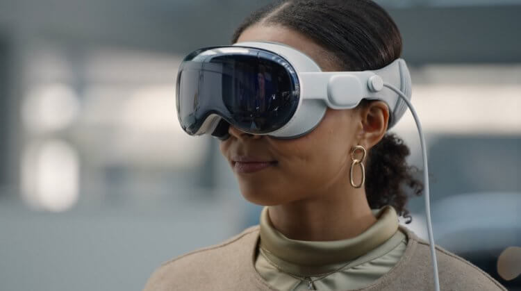 Что происходит с Apple Vision Pro в 2024: новые функции, приложения, цены в России. Фото.