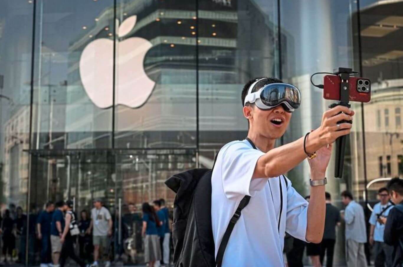 Стоит ли покупать Apple Vision Pro в 2024. Vision Pro стоит очень дорого, но вряд ли вы когда-нибудь отобьете вложенные средства. Фото: derstandard.at. Стоит ли покупать Apple Vision Pro в 2024. Vision Pro стоит очень дорого, но вряд ли вы когда-нибудь отобьете вложенные средства. Фото: derstandard.at. Фото.