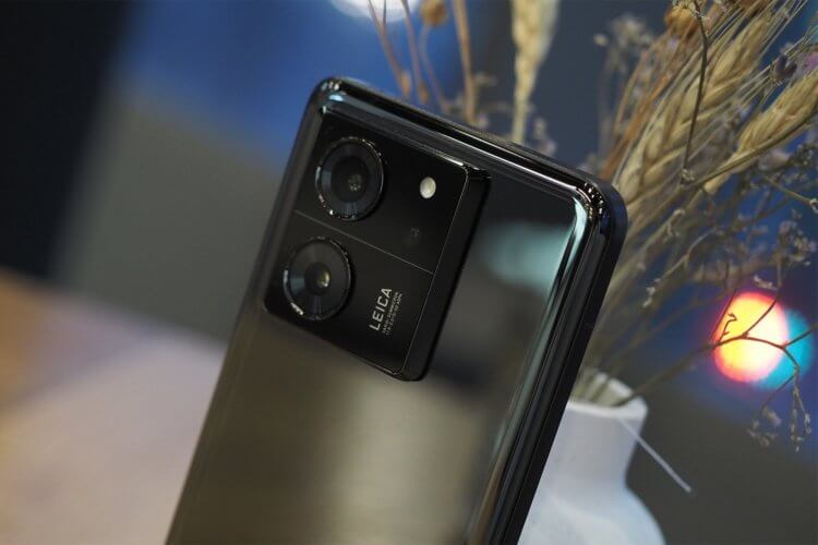 Характеристики Xiaomi 13T. Xiaomi 13T даже в черном цвете порадует дизайном. Изображение: journal.tinkoff.ru. Характеристики Xiaomi 13T. Xiaomi 13T даже в черном цвете порадует дизайном. Изображение: journal.tinkoff.ru. Фото.