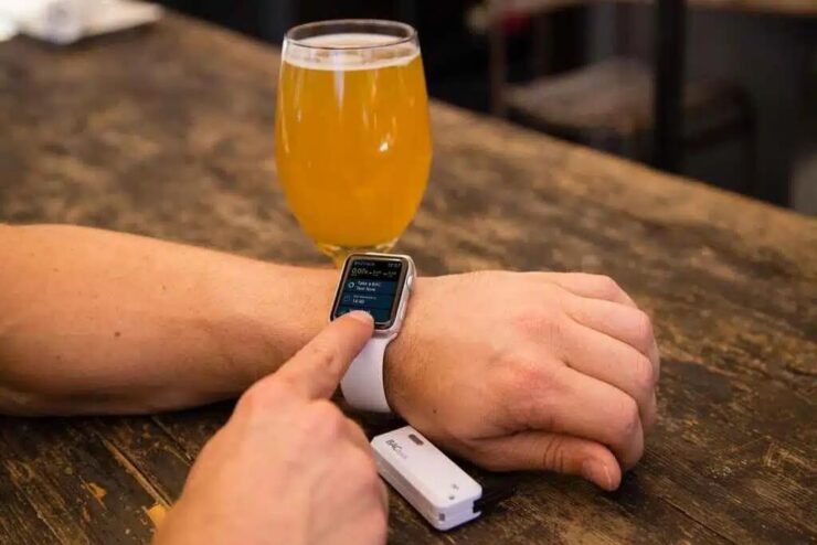 Как Apple Watch могут помочь вам бросить пить. Apple Watch не могут закодировать вас, но они могут помочь отказаться от алкоголя. Фото: Breathalysers New Zealand. Как Apple Watch могут помочь вам бросить пить. Apple Watch не могут закодировать вас, но они могут помочь отказаться от алкоголя. Фото: Breathalysers New Zealand. Фото.
