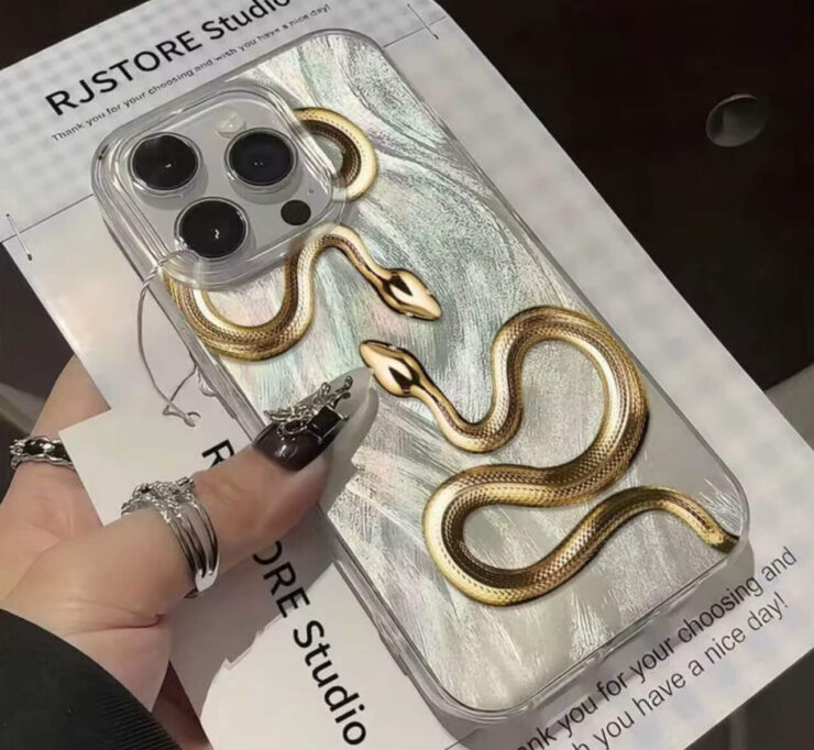 Дизайнерский чехол для iPhone. Выглядит и правда стильно. Фото.