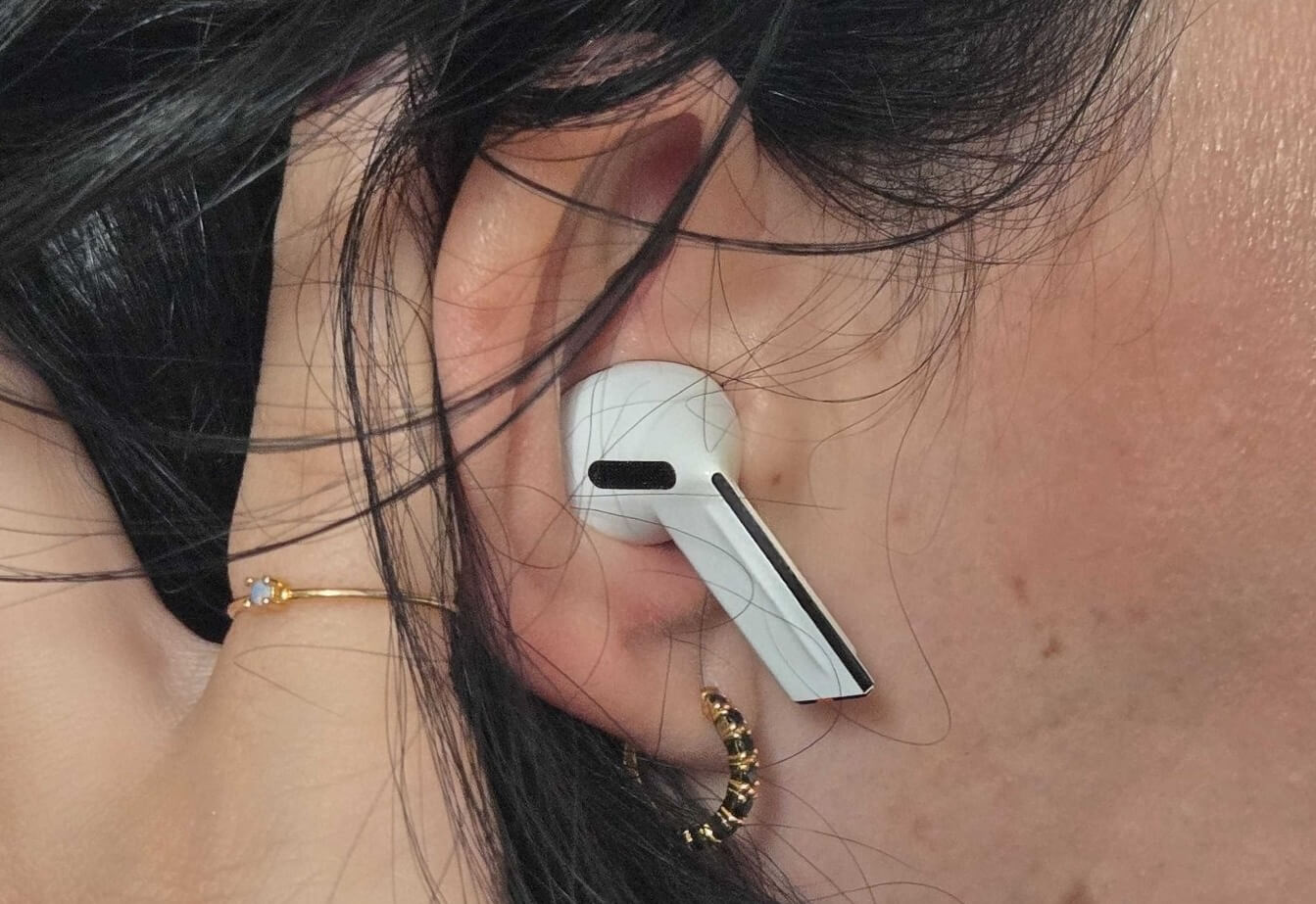 Какой-то полурак: Зачем новым AirPods своя камера как в Face ID. Фото.