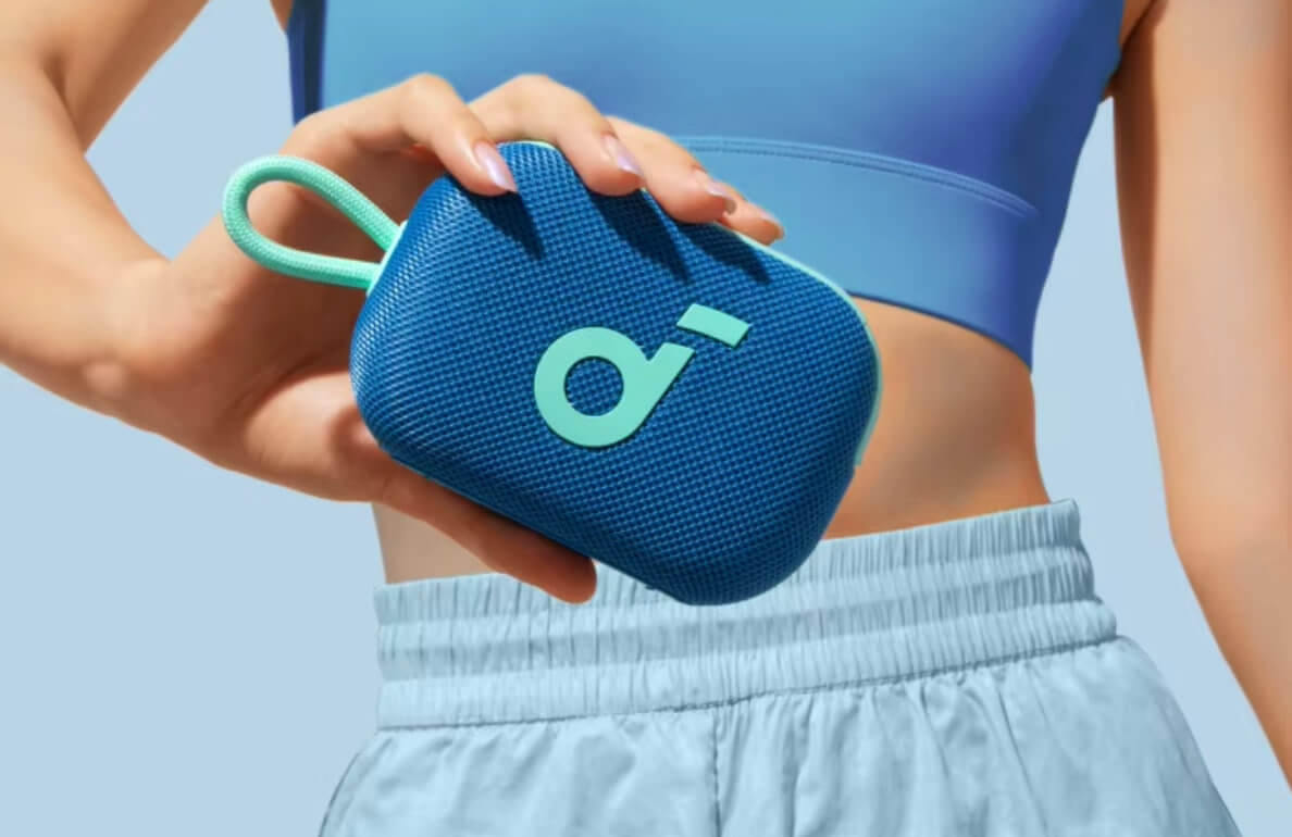 Bluetooth-динамик Soundcore. Маленький, да удаленький — это про этот спикер. Фото.