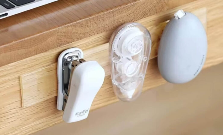 Двусторонняя клейкая лента-невидимка. Эта лента — многоразовая. Фото.