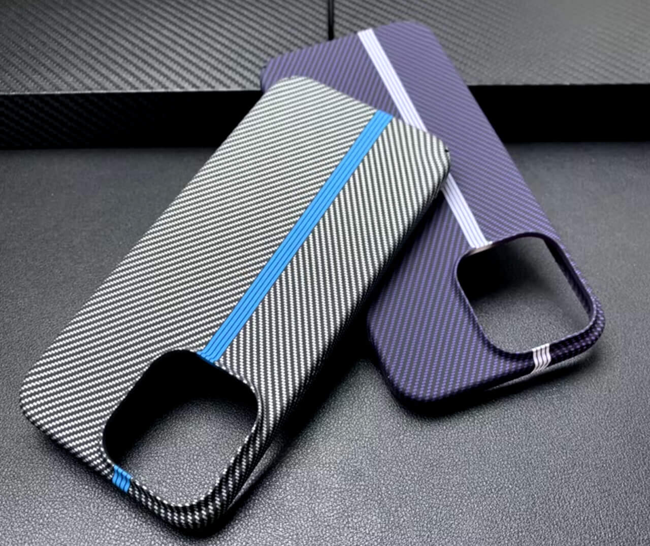 Карбоновый чехол для iPhone. Красивый и стильный чехол — то, что нужно для владельцев Айфонов. Фото.