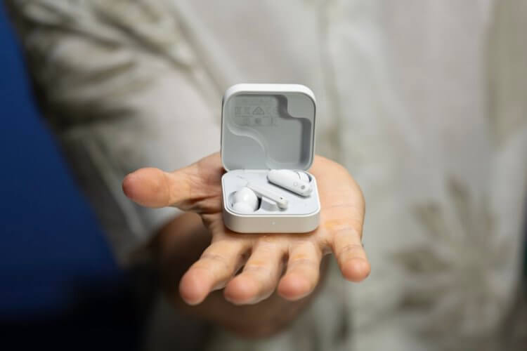 CMF Buds Pro 2 — беспроводные наушники с шумоподавлением. Внешний вид у наушников простой, но возможности вас порадуют. Изображение: trashbox.ru. Фото.