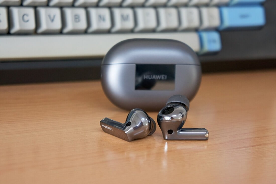 Huawei FreeBuds Pro 3 — беспроводные наушники для телефона. В линейке наушников Huawei тоже можно найти интересные гаджеты. Изображение: yamobi.ru. Фото.