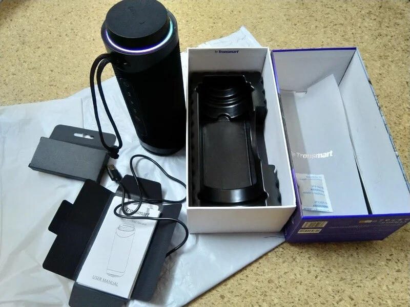 Беспроводная портативная колонка. Многим возможностей такой портативной колонки хватит за глаза. Фото.