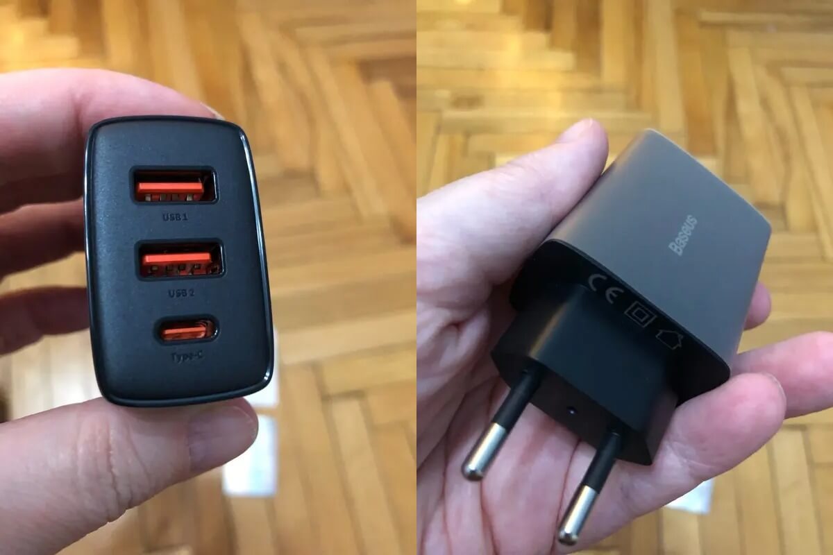 Зарядка для Айфона. Такой блок питания легко зарядит сразу несколько устройств. Фото.