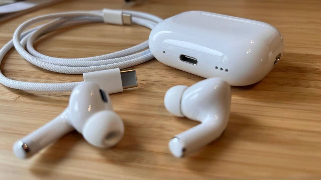 Беспроводные наушники с шумоподавлением. AirPods Pro 2 прямо сейчас самые топовые наушники Apple. Изображение: consent.yahoo.com. Фото.