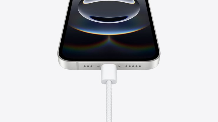 Зарядка для Айфона. Не ждите от iPhone 16e особо быстрой зарядки. Всё как обычно в мире iPhone. Изображение: macrumors.com. Зарядка для Айфона. Не ждите от iPhone 16e особо быстрой зарядки. Всё как обычно в мире iPhone. Изображение: macrumors.com. Фото.