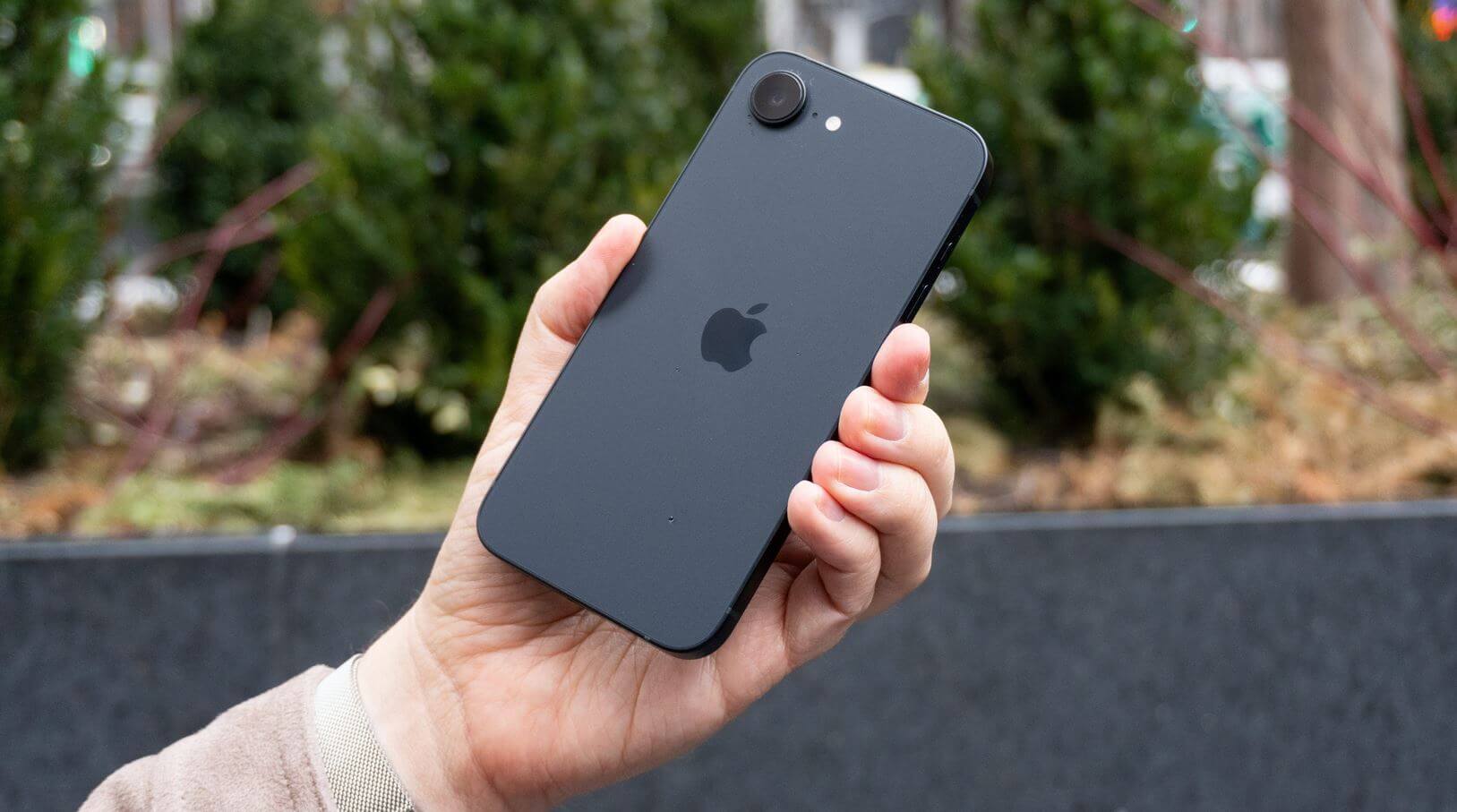 Яркость экрана iPhone 16e. Скрытые недостатки iPhone 16e, о которых не сказала Apple. Фото: theshortcut.com. Яркость экрана iPhone 16e. Скрытые недостатки iPhone 16e, о которых не сказала Apple. Фото: theshortcut.com. Фото.