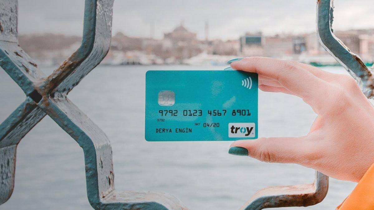 Лимиты, плата за обслуживание и комиссии Letim. Получите физическую карту и платите ей в Турции без ограничений. Фото: Mayalanya. Фото.